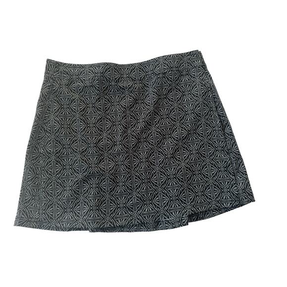 NWT RIP SKIRT Hawaii Size Medium Black Pearl Batik Wrap Travel Beach #5168 - Picture 1 of 12